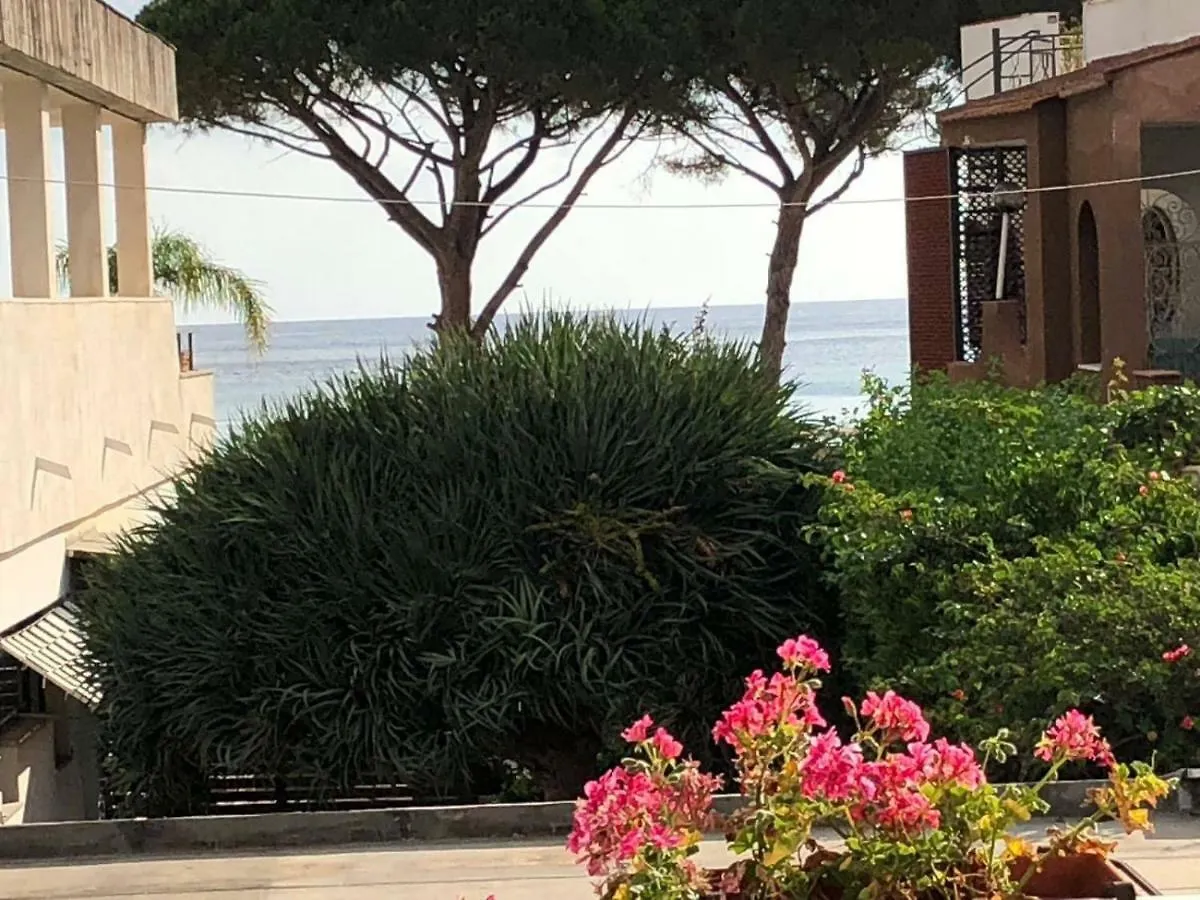 Villa Near The Beach Palermo Italy